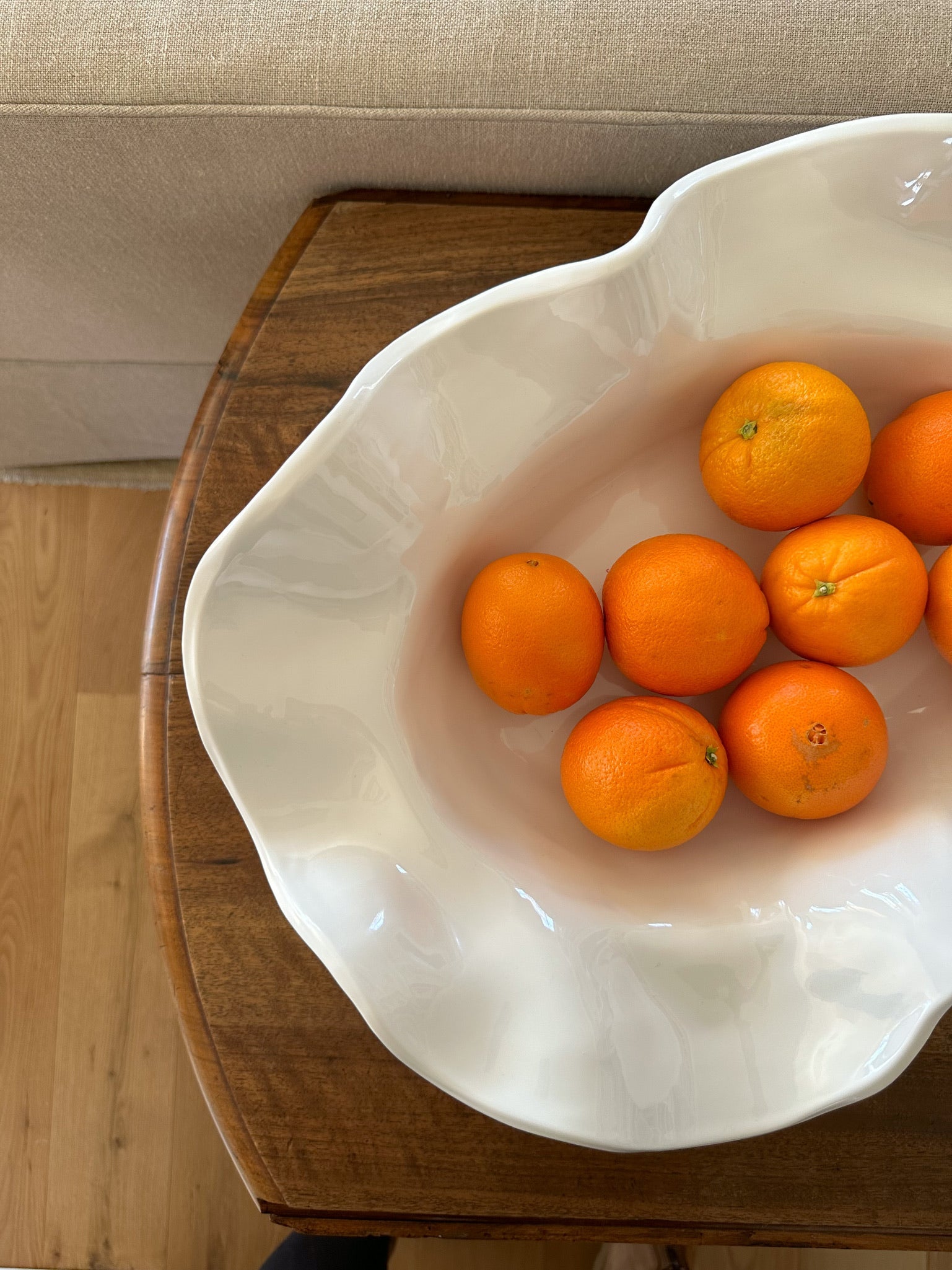 19 large wavy bowl